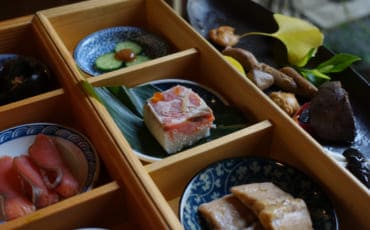 Many types of salmon at Izutsu-ya