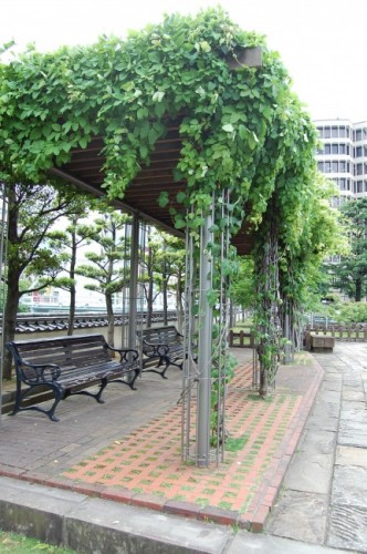 Jardines y áreas de descanso de Dejima, isla de Nagasaki.
