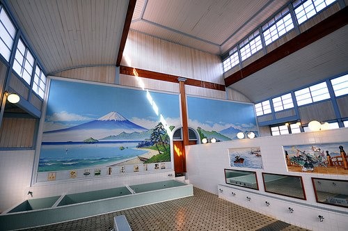 Interior de un onsen en Japón