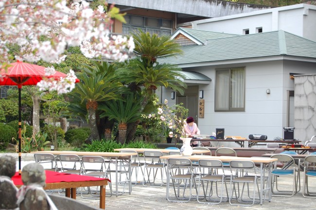 Patio del templo Enmeiji de Nagasaki