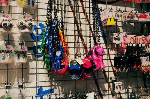 Accesorios Fairy Key japoneses en Hiroshima, creados a partir de juguetes retro
