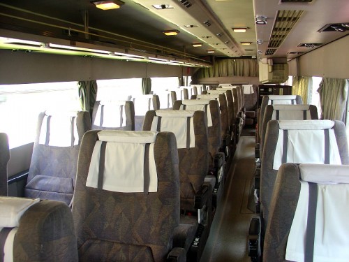 Interior de un autobús nocturno japonés