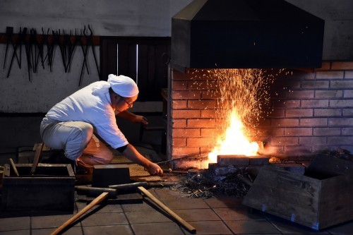 Proceso de elaboración de una espada samurái en Bizen Osafune.