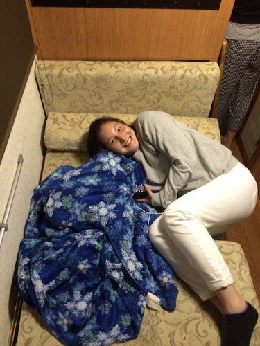 Durmiendo en una caravana.