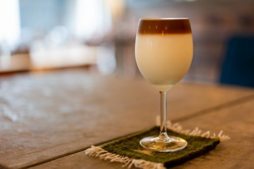 Un café con leche espresso, si no recuerdo mal. Lo que sea que fue probado genial!