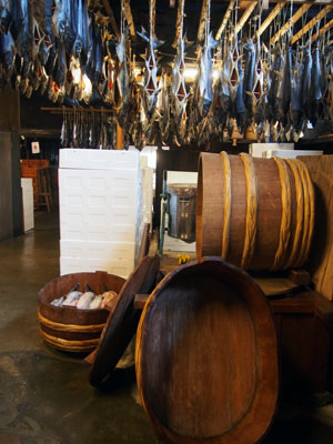 La boutique de saumon Kikkawa, ville de Murakami, Niigata, Japon.