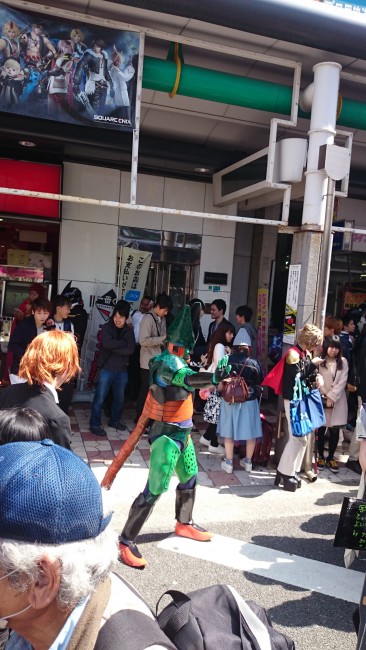 Osaka Cosplay Street Festival et ses cosplayers dans les rues d'Osaka au Japon