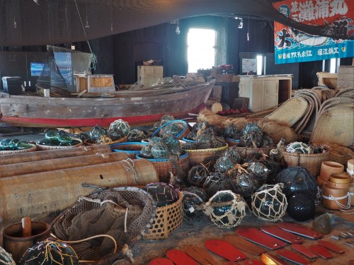 Antiquités à foisonbaie de toyama, pêcheurs, himi, poissons, japon, centre d'échanges culturels