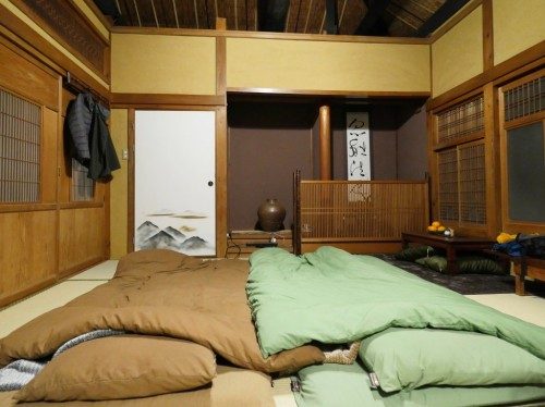 Installation des futons.