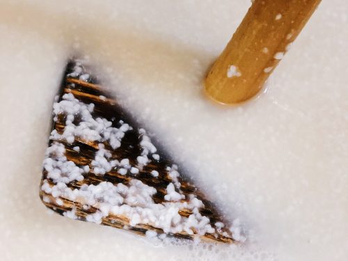 Le doburoku préparé au restaurant Botanchaya près de Toon, préfecture d'Ehime, Japon