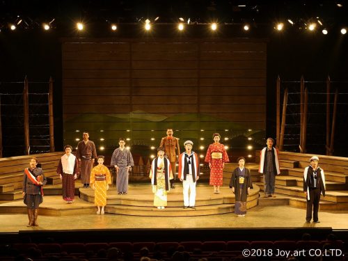 Acteurs sur la scène du théâtre Botchan de la ville de Toon, préfecture d'Ehime, Japon