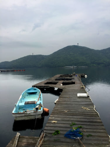 Ponton devant le Shimizu Marine Inn à Kamae, Oita, Kyushu