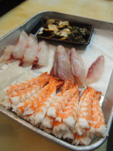 Poissons et crevettes pour sushis