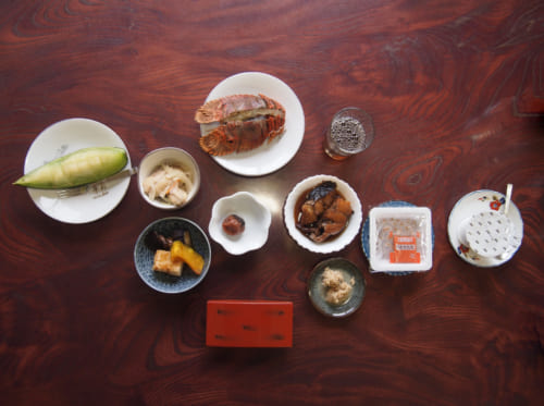 Petit déjeuner traditionnel japonais au Shimizu Marine Inn