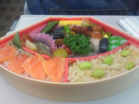 Ekiben is the abbreviation of Eki (station) and Bento (packed lunch), Mount fuji Shaped