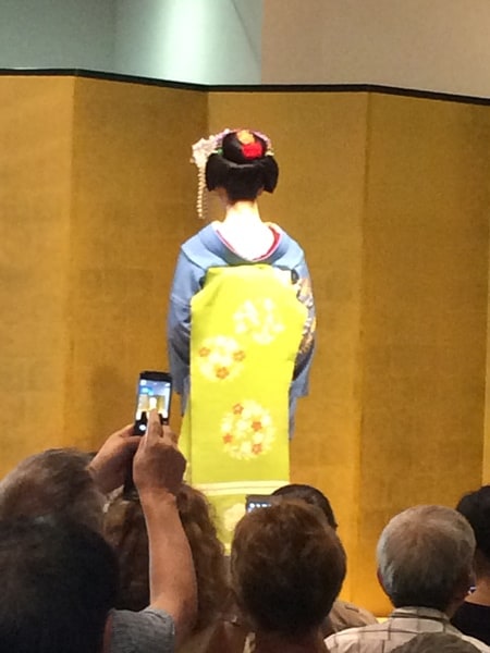 a Maiko in Kyoto showing traditional Japanese culture