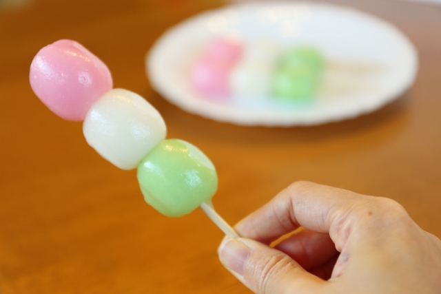 Dango, the delicious pounded Rice Ball Sweet - VOYAPON