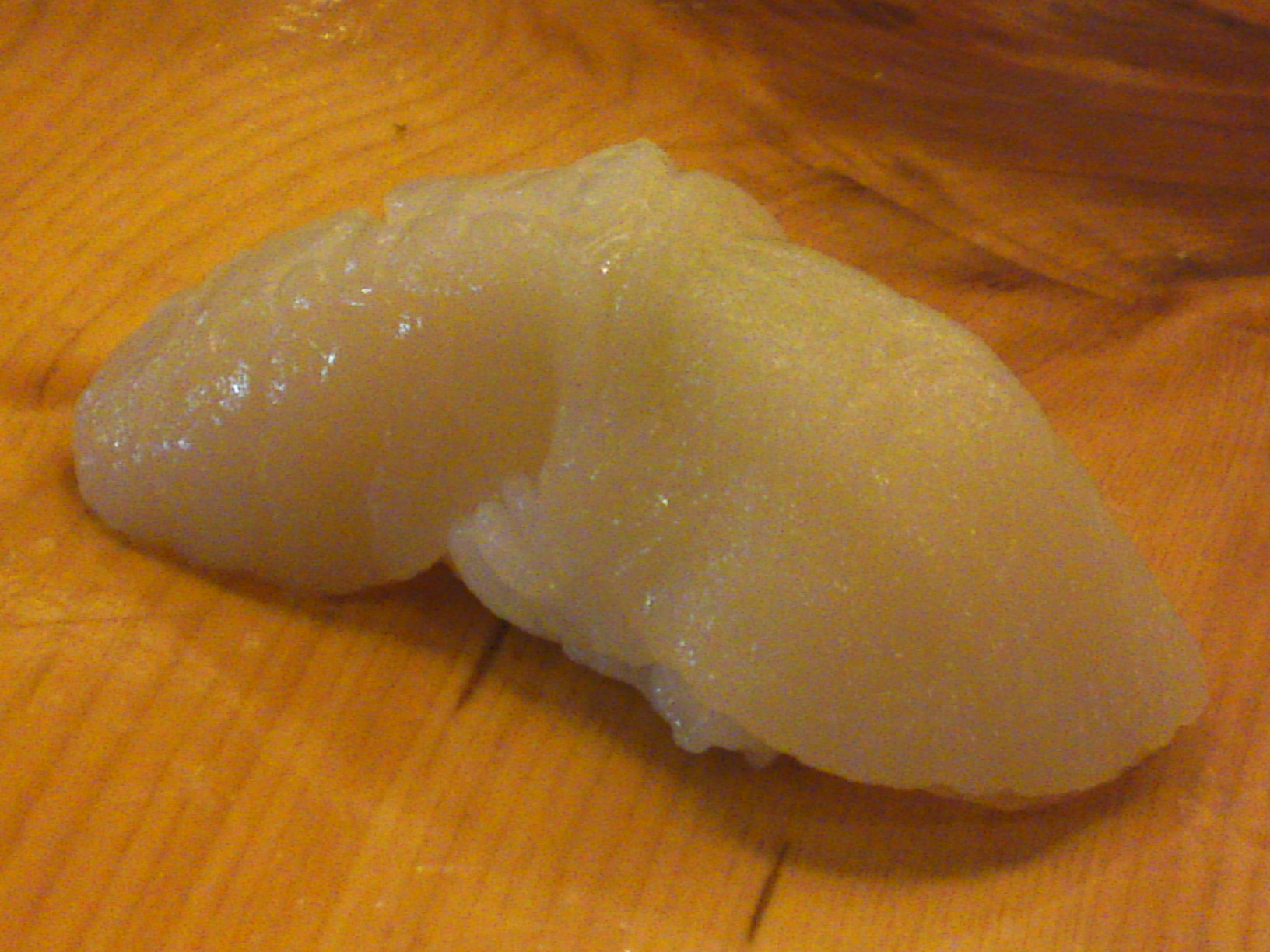 “Hotate/scallops” nigiri