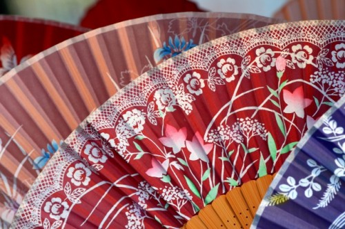 Japanese fan is another typical choices for omiyage