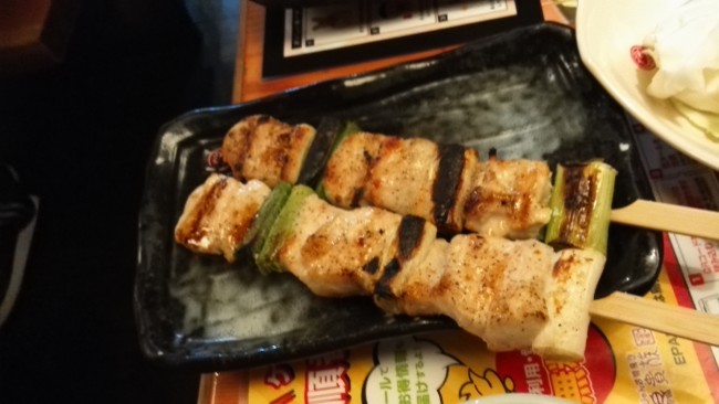 Spiced grilled chicken breast (むね貴族焼) at Torikizoku, a popular Japanese Izakaya
