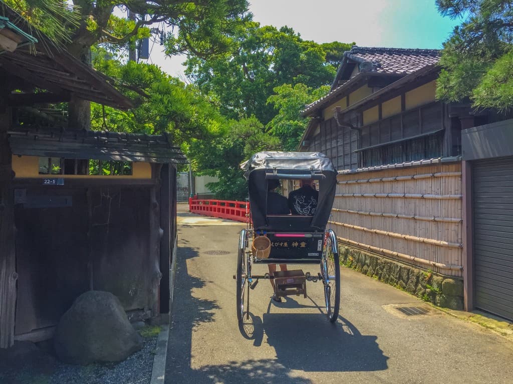 Exploring Kamakura with a rickshaw tour makes your travel in Japan memorable forever 