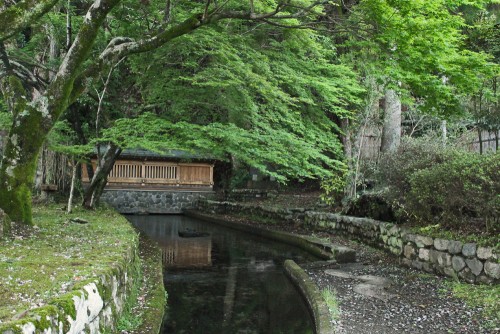 Beautiful in its construction and the use of natural wood stands there firmly bearing only minimal traces of time that has passed.