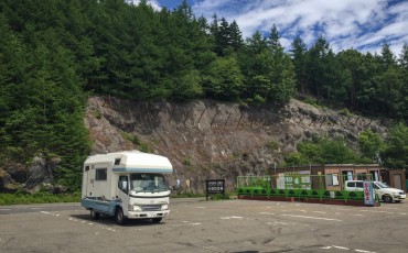 Road trip Japan in a camping car with Camp-in-car