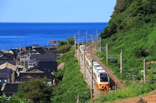 The Special Sparkling Train And Shinkansen To Niigata