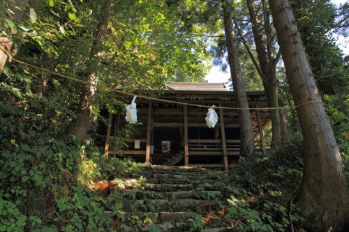 Kosuge Shrine in Iiyama, as seen in summer