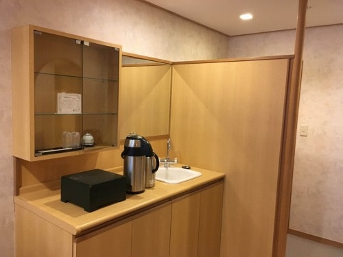 The mini kitchen in Yahata-ya ryokan in Fukushima prefecture