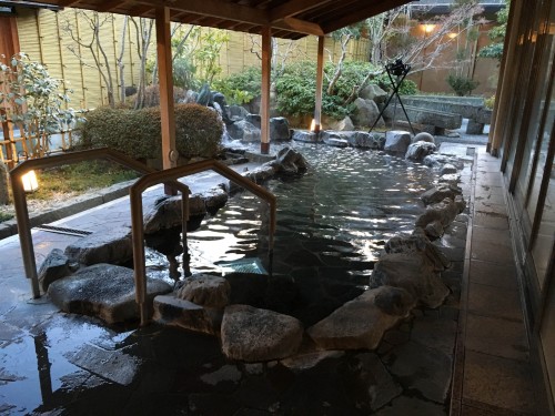 the open air onsen (hot spring) in Yahata-ya ryokan.