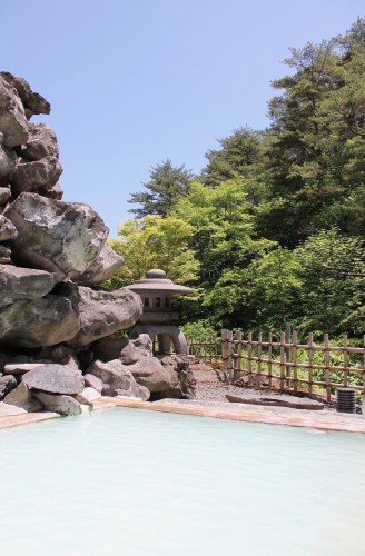 Takayu Onsen (高湯温泉) - a small hot spring resort only 18 km away from Fukushima City, in the Tohoku Region.
