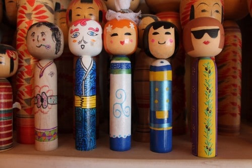 There are a few kokeshi collections at Tsuchiyu Kenbunrokuka, Fukushima , Japan.