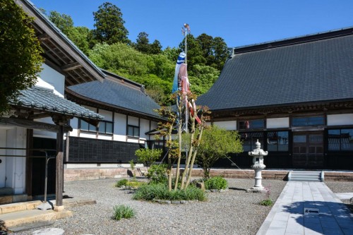 Manpukuji Temple Courtyard