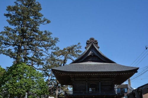 Temple roof in Murakami