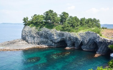 The Seven Caves in Saga