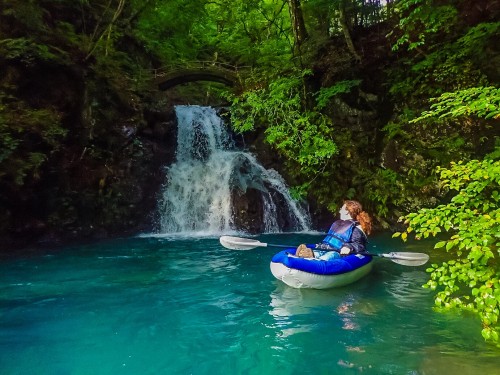 Canoeing in Shima river full of natures and have outdoor activities in Gunma prefecture.