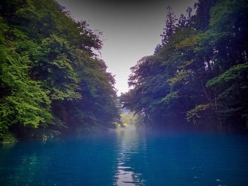 Canoeing in Shima river full of natures and have outdoor activities in Gunma prefecture.