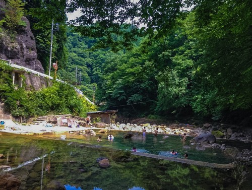 Shiriyaki onsen, a hidden onsen place in Nakanojo town, Gunma prefecture.