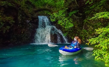 Canoeing in Shima river full of natures and have outdoor activities in Gunma prefecture.