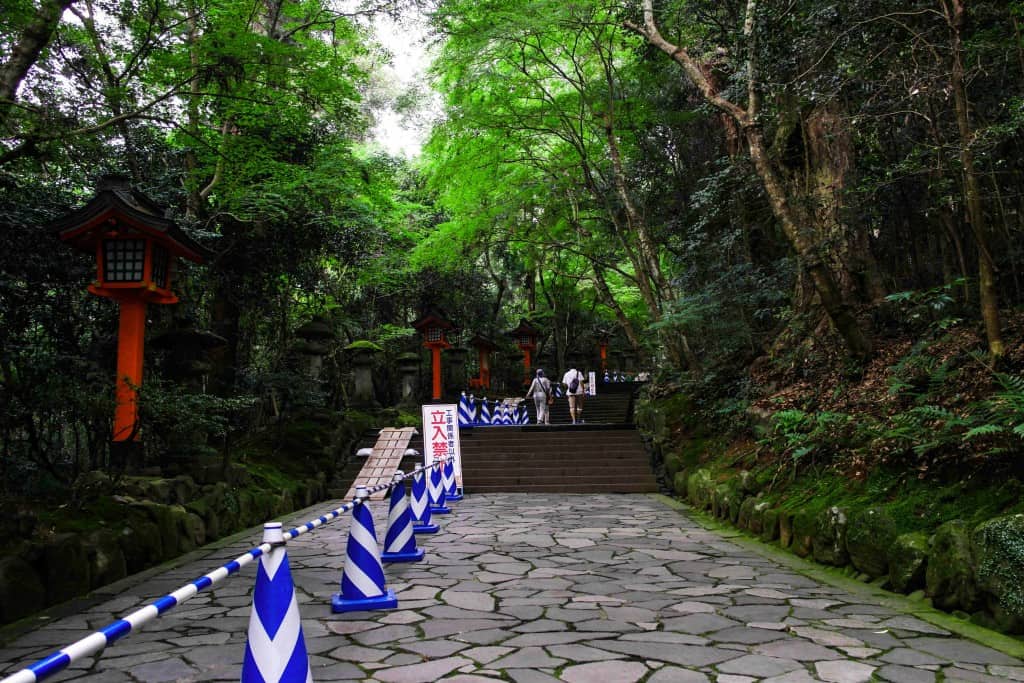 walkway leading up to shrine in JApan