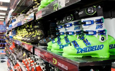 Victoria Ski Snowboard Shop Equipment Tokyo Resort Gear Boots