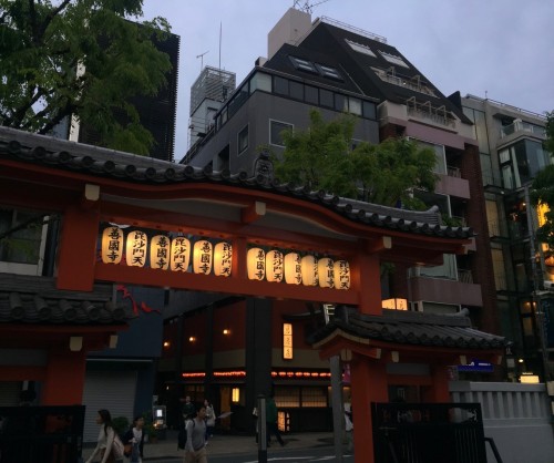 Kagurazaka Neighborhood Guide Walking Tokyo Japan Zenkoku-ji Buddhist Temple