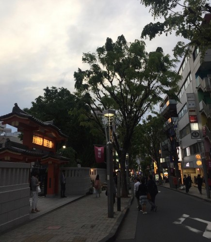 Kagurazaka Neighborhood Guide Walking Tokyo Japan Zenkoku-ji Buddhist Temple