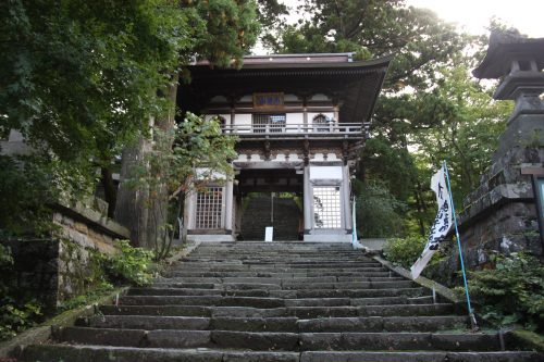 Mt Daisen, a sacred volcano shaped like Mt Fuji, is a mountain with an important religious history and heritage.