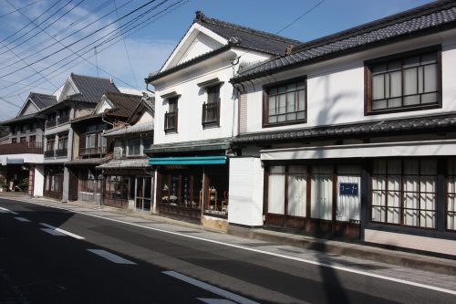 Discover Arita pottery village in Kyushu Island in depth, in Japan.