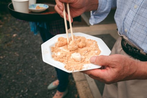 Preparing mochi with Ogi locals in Shiga Prefecture, near Kyoto, Japan