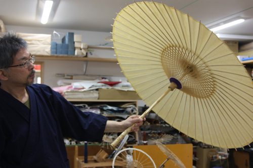 An umbrella craftsman of the Udatsu district of Mima town, Tokushima.