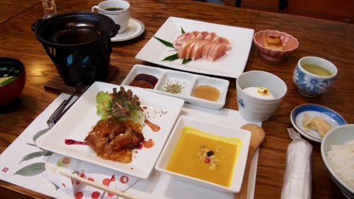 Oyako Steak Gohan meal at Uomatsu in Izumi, Kagoshima.