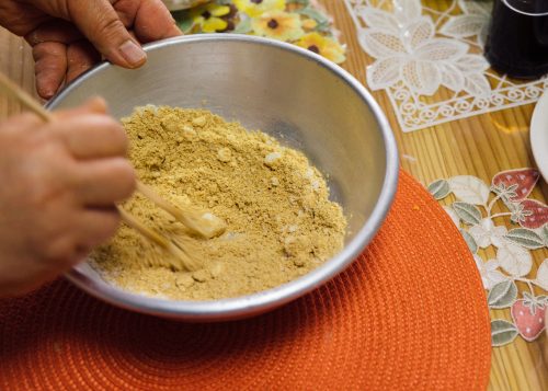 Yaseuma making demonstration at Nishinokubo in Oita.